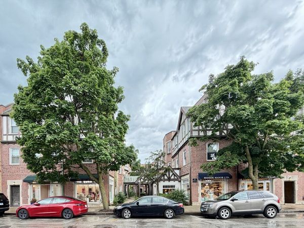 918 Green Bay Road, Unit 3E, Winnetka, IL 60093