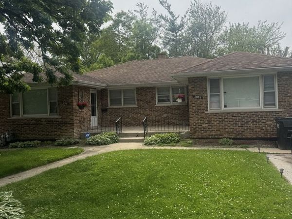208 1/2 Blackstone Street , Thornton, IL 60476
