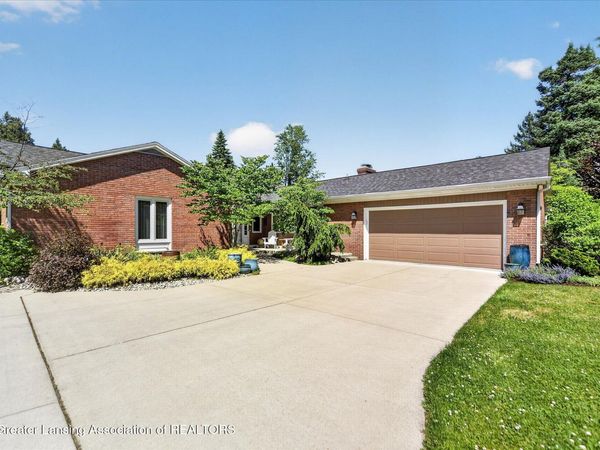 2908 Westchester Road, Lansing, MI 48911
