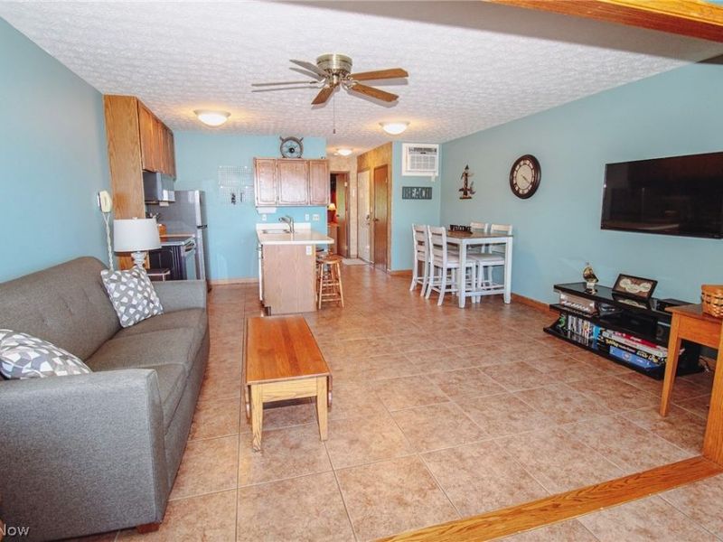 230 W Lakeshore Drive , Unit F, Port Clinton, OH 43452 Photo 10