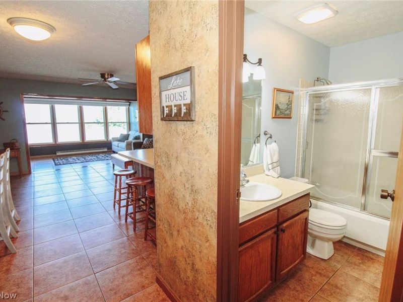 230 W Lakeshore Drive , Unit F, Port Clinton, OH 43452 Photo 11