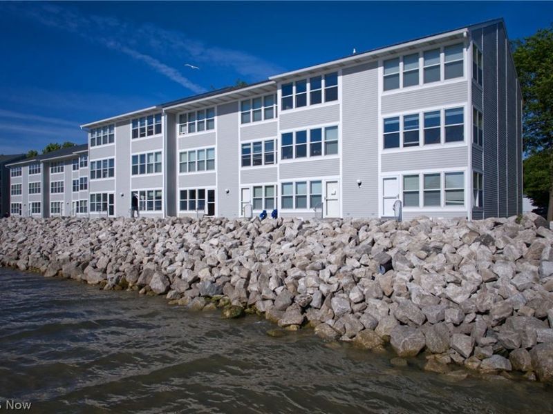 230 W Lakeshore Drive, Unit F, Port Clinton, OH 43452 Photo 16