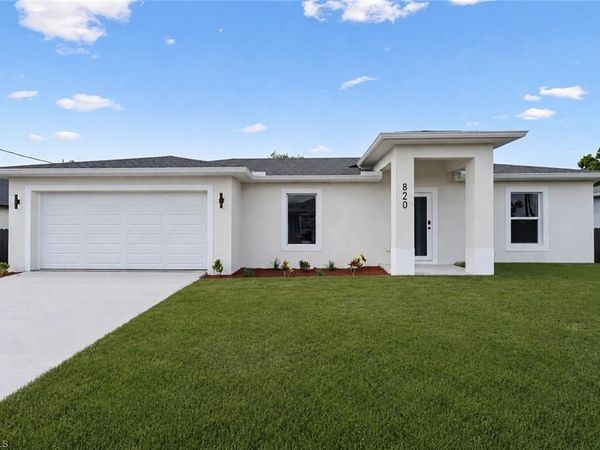 820 Lamar ST E, LEHIGH ACRES, FL 33974