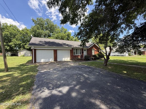 328 N Florida Avenue N, Parsons, TN 38363