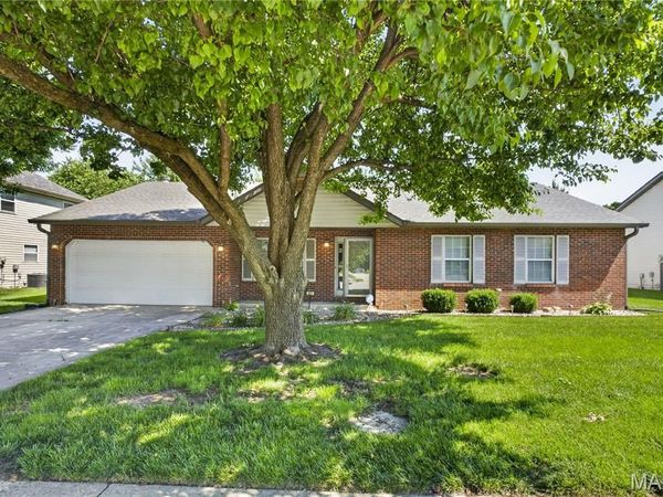 801 Green Haven Drive, Swansea, IL 62226