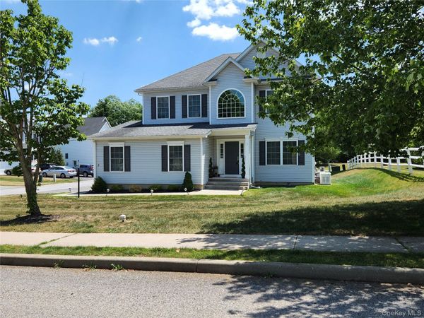 5 Mulberry Place, Hopewell Junction, NY 12533