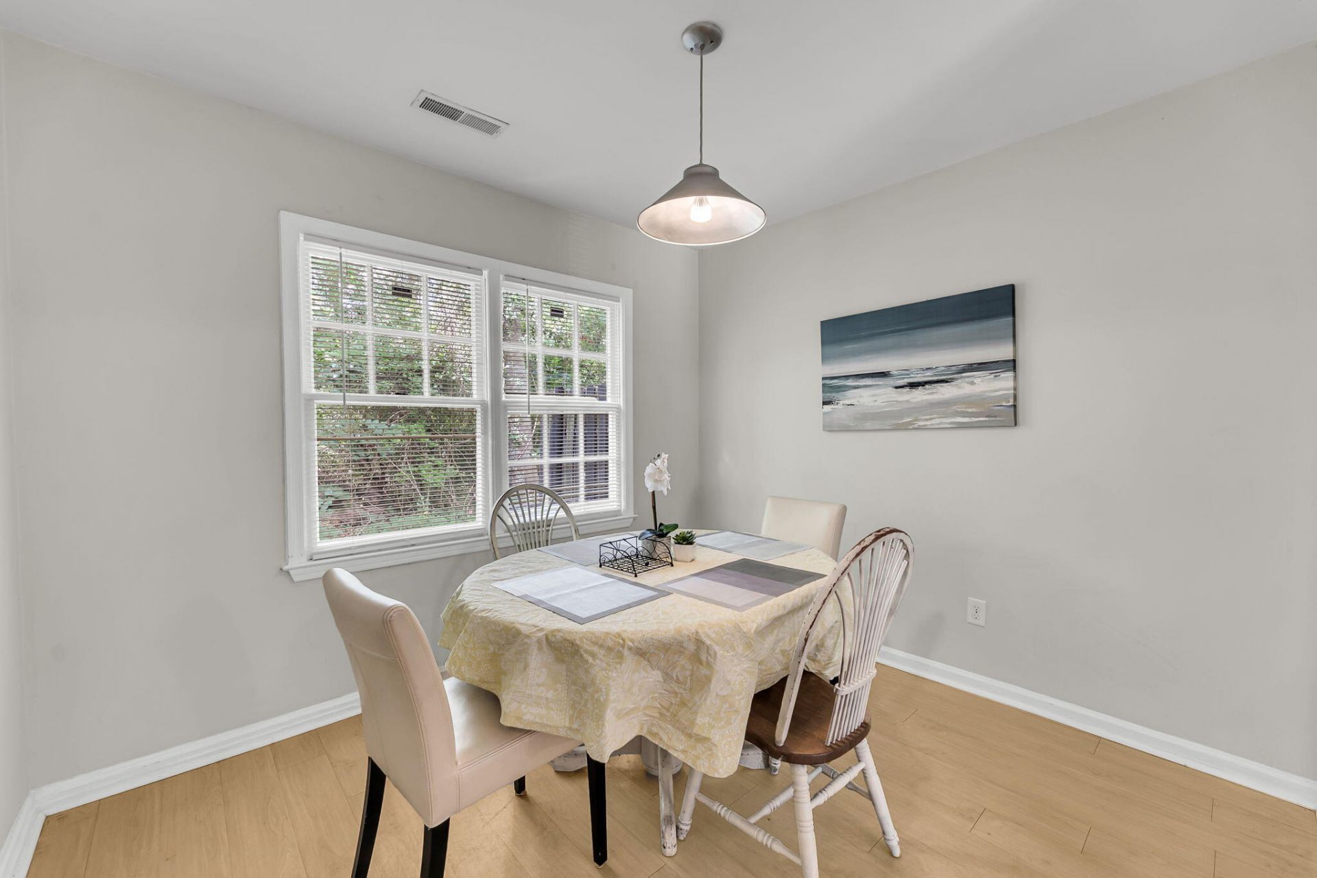 2491 Realm Street Photo 11