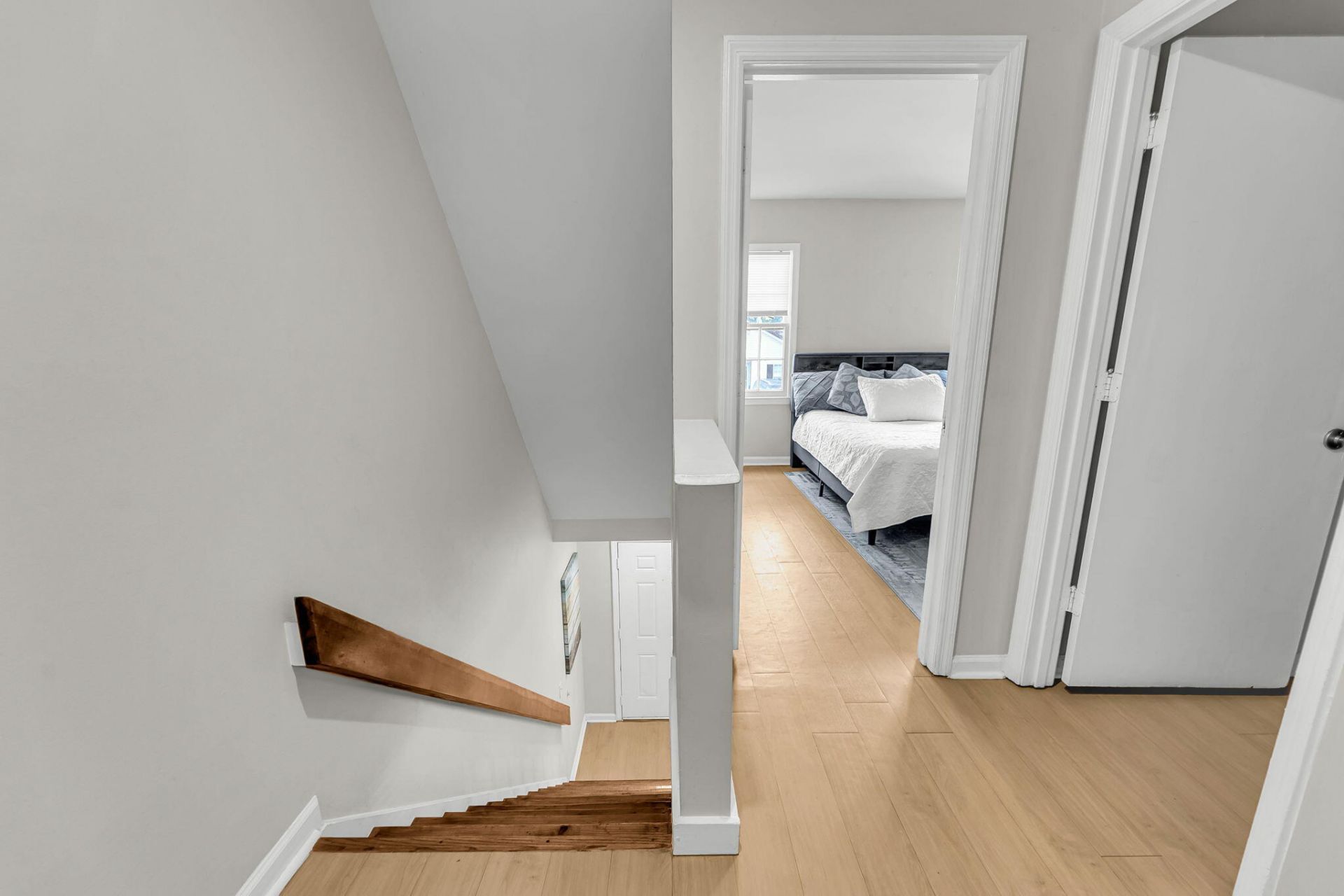 2491 Realm Street Photo 14