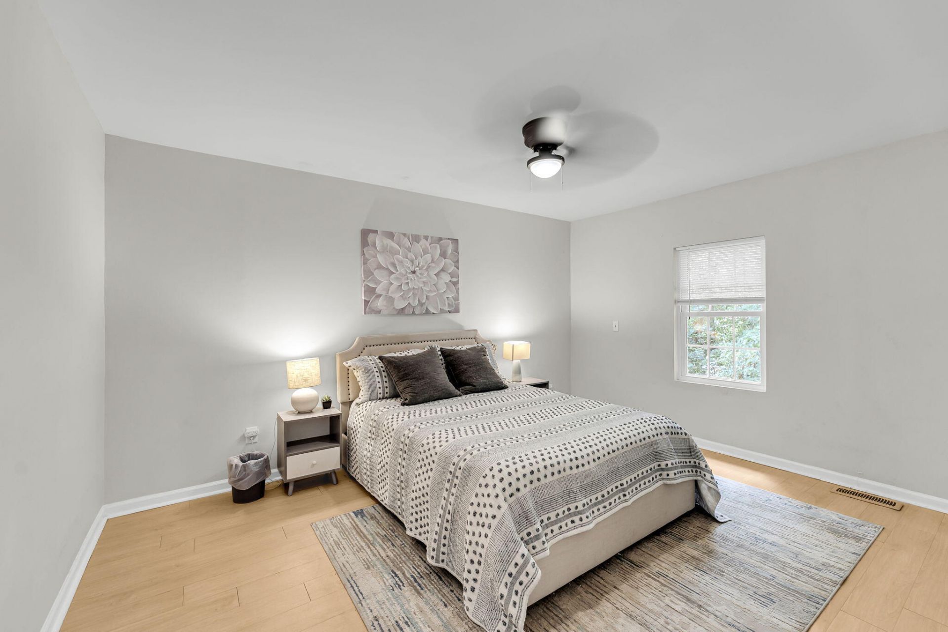 2491 Realm Street Photo 15