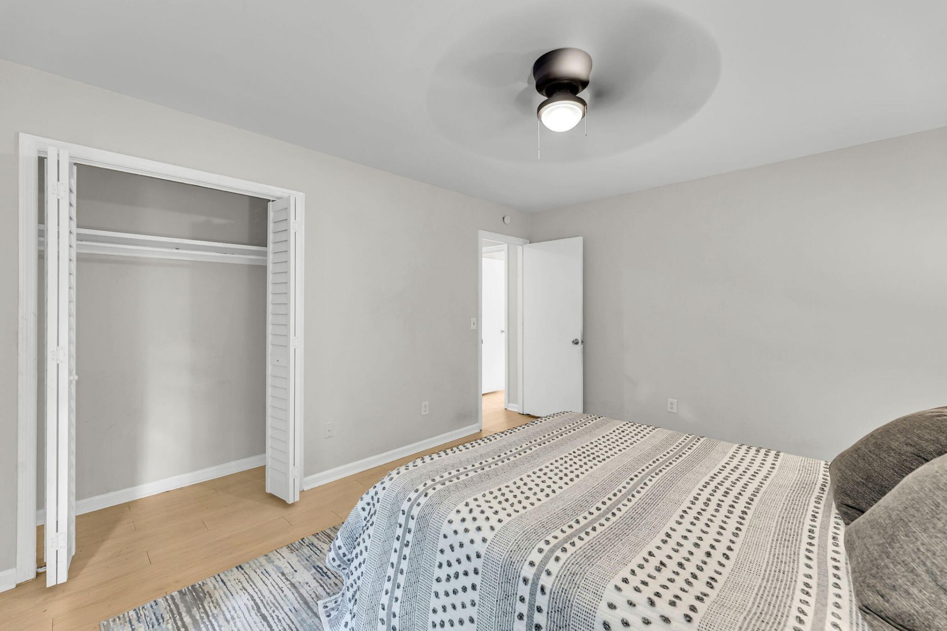 2491 Realm Street Photo 16