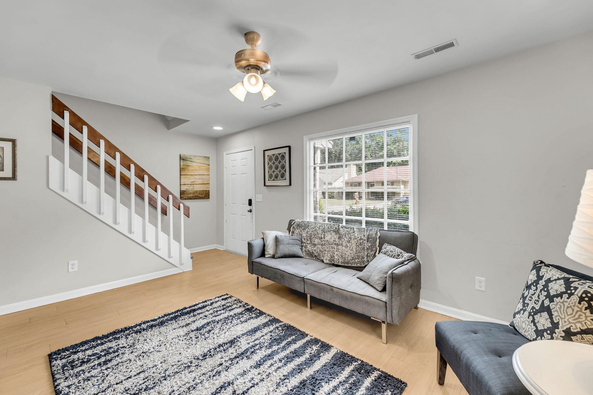 2491 Realm Street Photo 5
