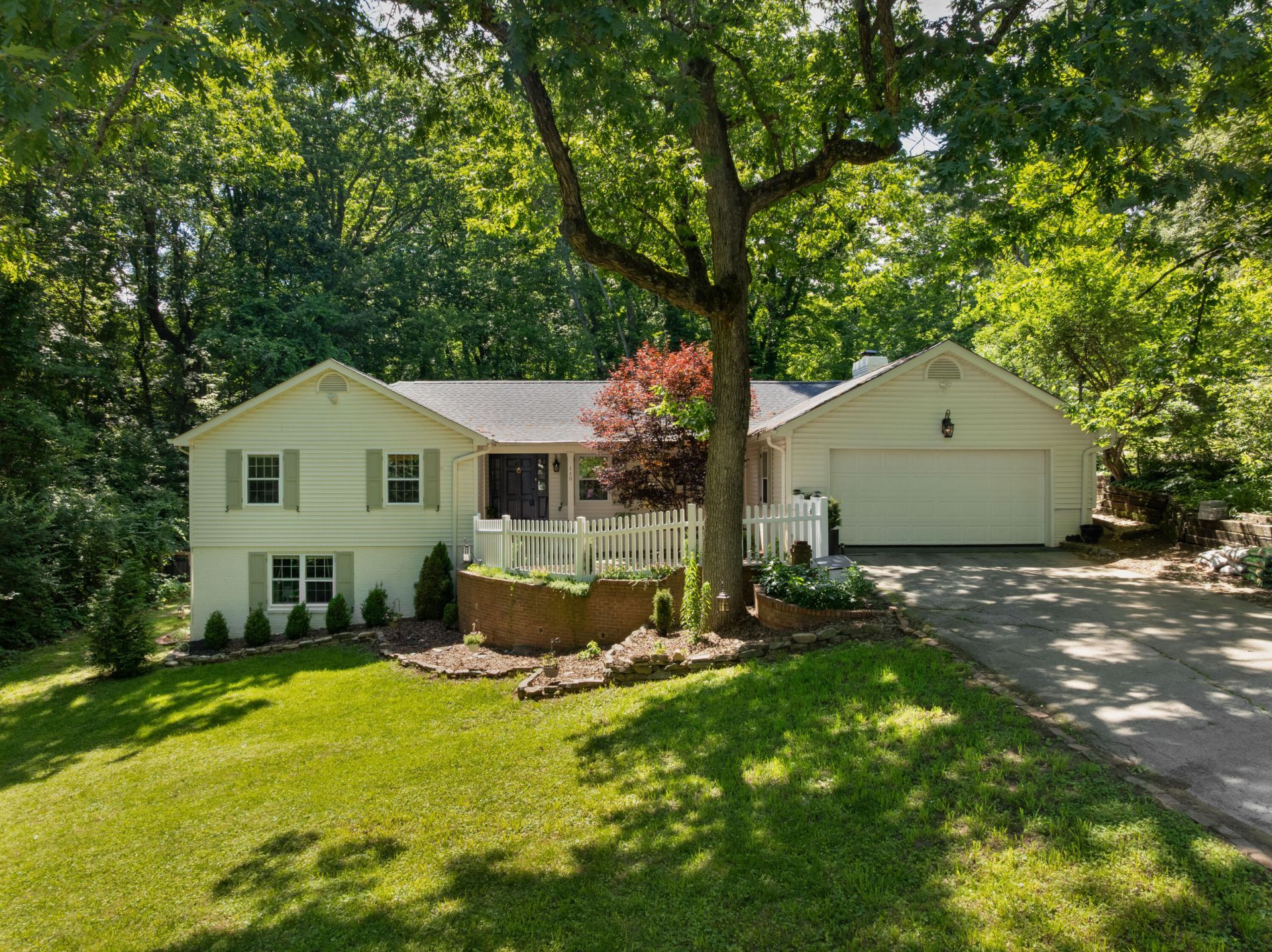 110 Linden Street, Lookout Mountain, TN 37350 Main Photo