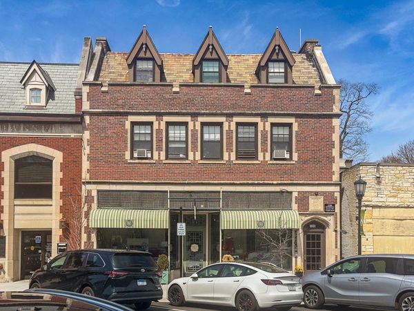 733 Elm Street , Unit 302, Winnetka, IL 60093