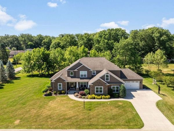 2047 W Blackberry Trail, Warsaw, IN 46580