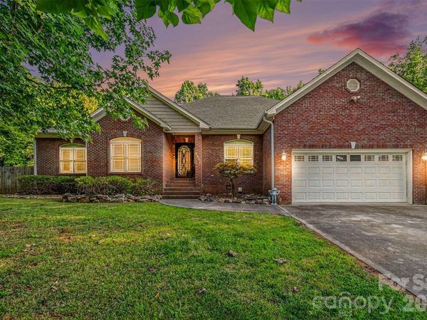 3801 Hayden Drive, Charlotte, NC 28269