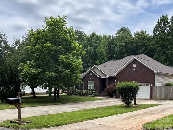 3801 Hayden Drive, Charlotte, NC 28269