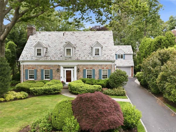 61 Mason Drive , Manhasset, NY 11030