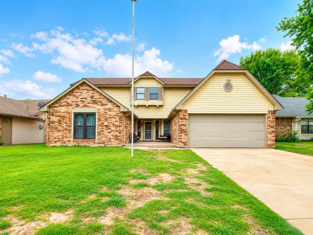 617 S Willowood Drive, Yukon, OK 73099 Main Photo
