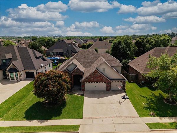 6211 S 28th Street, Rogers, AR 72758
