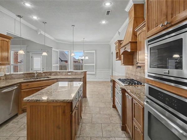 6211 S 28th Street, Rogers, AR 72758