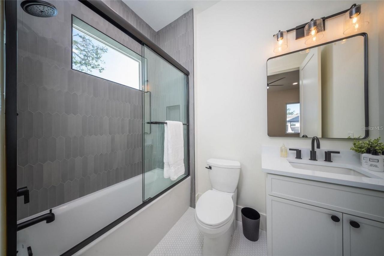 2420 Floyd Street, Sarasota, FL 34239 Photo