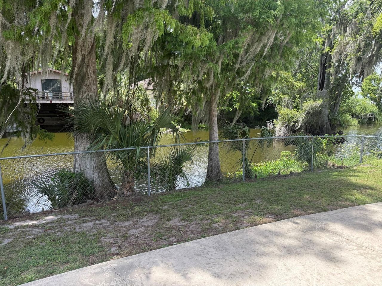 1141 County Road 457 , Lake Panasoffkee, FL 33538 Photo