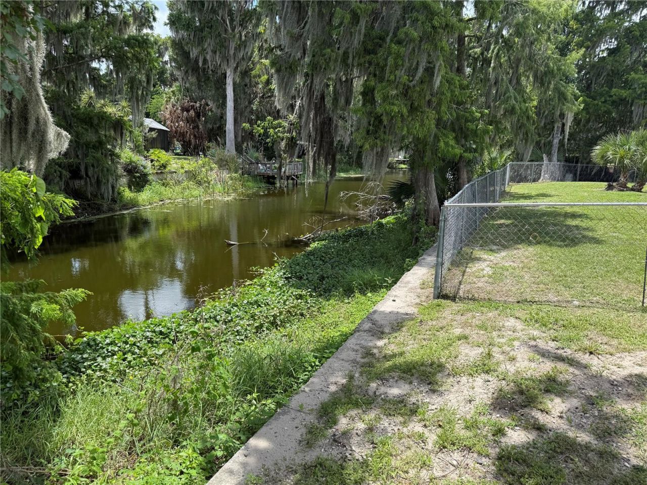 1141 County Road 457 , Lake Panasoffkee, FL 33538 Photo