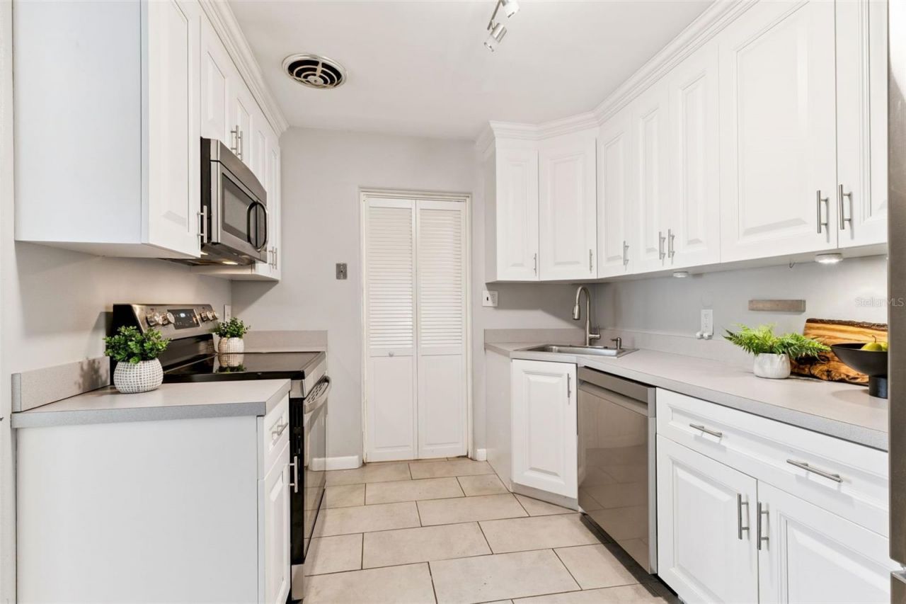 706 Springview Drive, Orlando, FL 32803 Photo