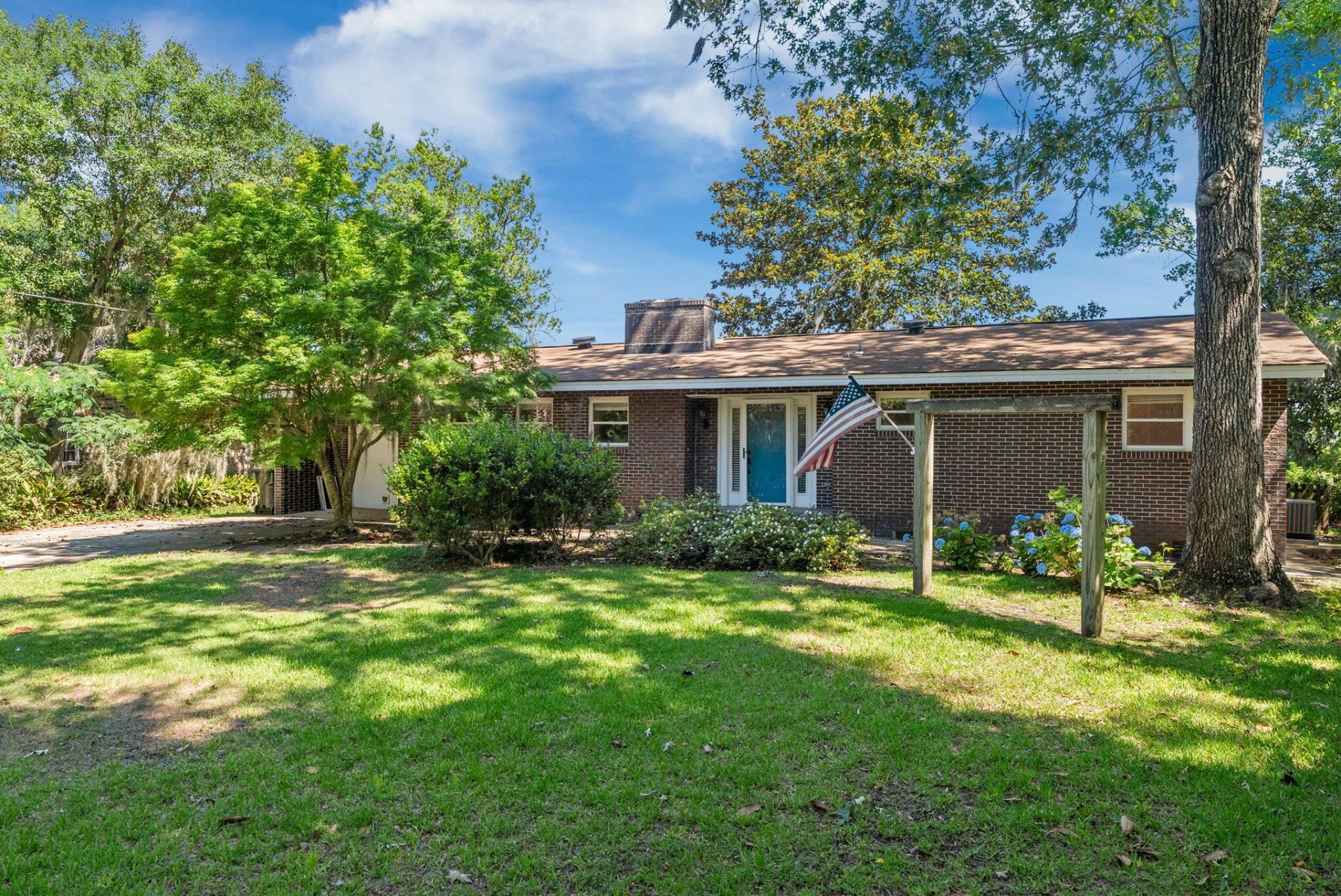 1813 Fishing Island Road Photo 2