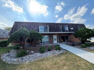 2457 W Country Club Drive S, Unit G, Fargo, ND 58103