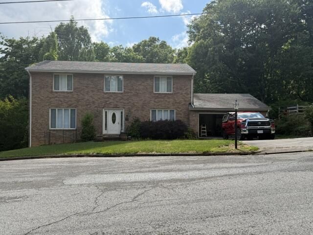 3521 Lakeland Dr, Roanoke, VA 24018 Main Photo