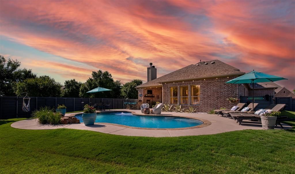 800 Dusty Trail, Little Elm, TX 76227 Main Photo
