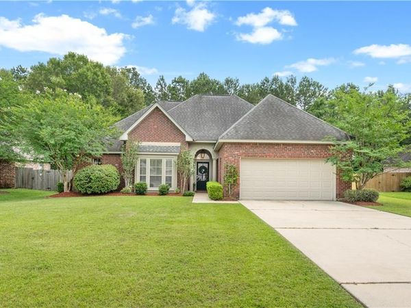 159 BEAU ARBRE Court, Covington, LA 70433