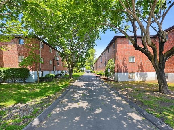 60 Bryon, Unit 1, Newton, MA 02467