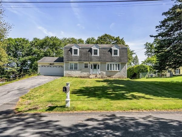 41 Riverview Ave, Methuen, MA 01844