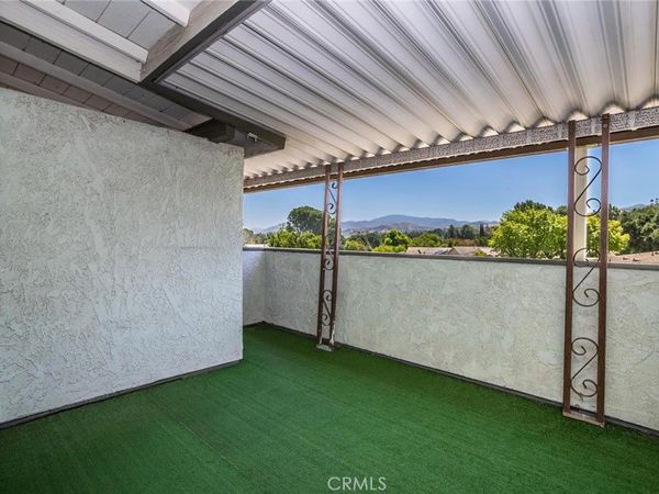 19716 Avenue Of The Oaks, Newhall, CA 91321