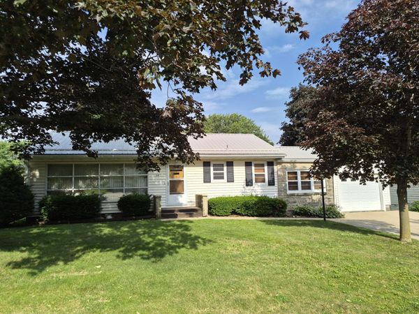 28 9th Ave SE, Oelwein, IA 50662