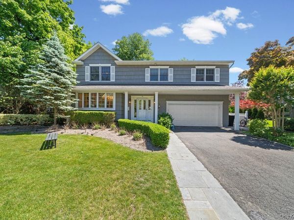 29 Waverly Place , Lawrence, NY 11559