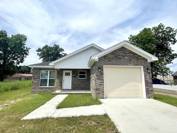 526 Maple Street , Trumann, AR 72472