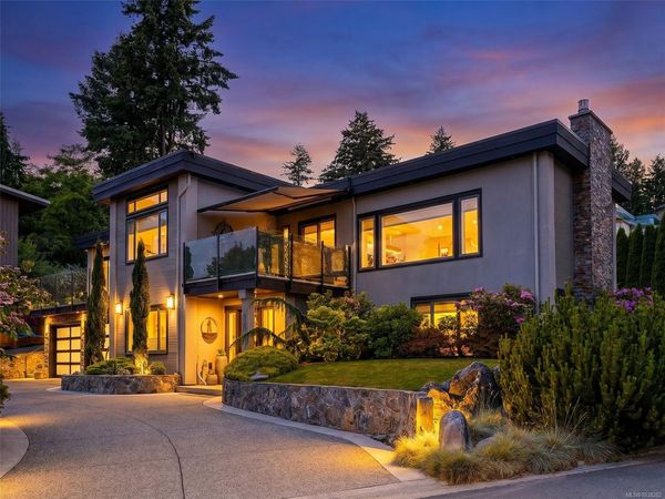 2491 Cadboro Heights Lane , Saanich, BC V8N 0B2