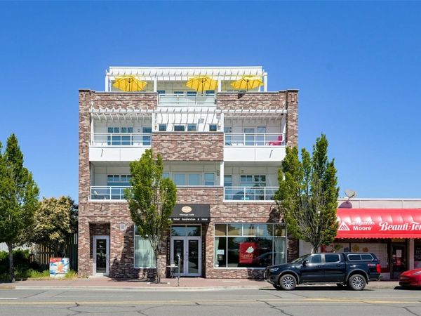 2348 Beacon Ave, Unit #401, Sidney, BC V8L 1X3