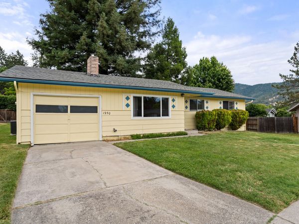 1950 NW Michelle Way, Grants Pass, OR 97526