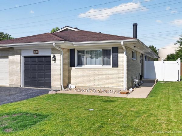 188 Paramount Drive, Wood Dale, IL 60191