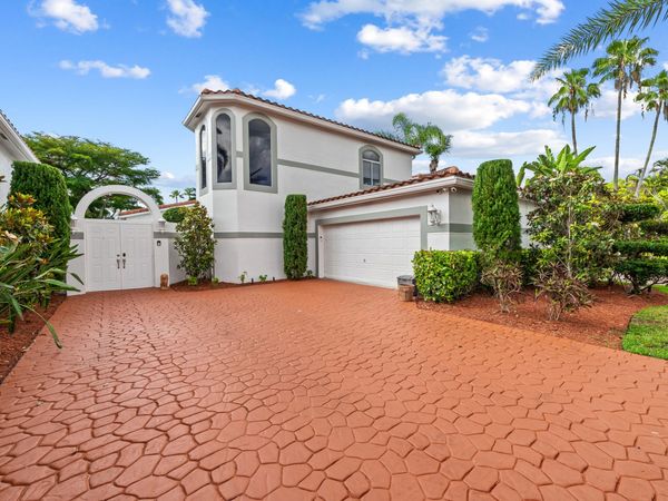 980 SW Bel Aire Dr Terrace, Unit 980, Pembroke Pines, FL 33027
