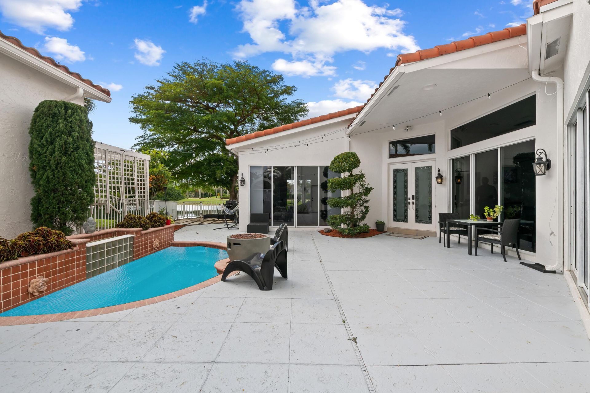 980 Bel Aire Drive West, Pembroke Pines, FL 33027 Photo