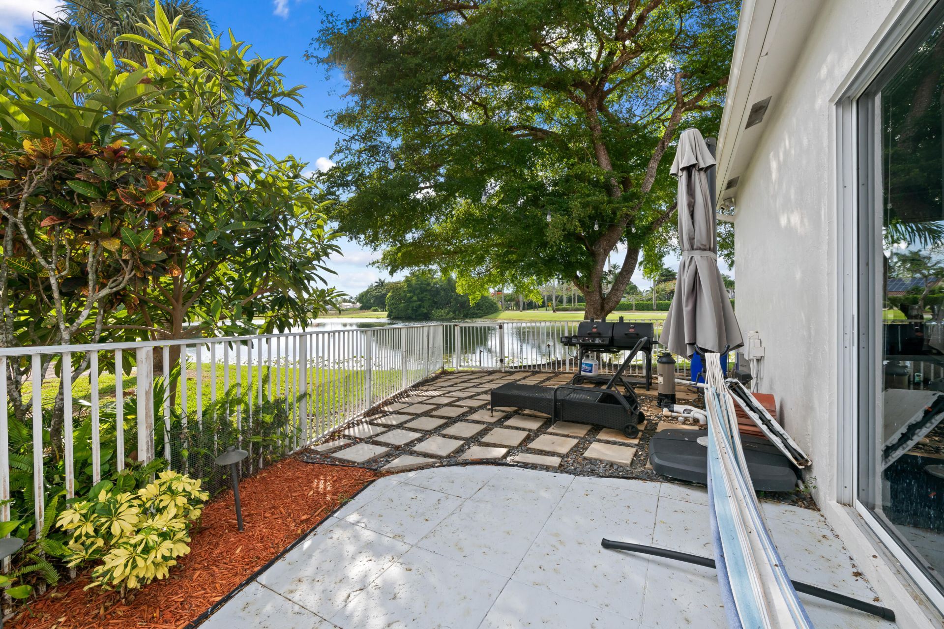 980 Bel Aire Drive West, Pembroke Pines, FL 33027 Photo
