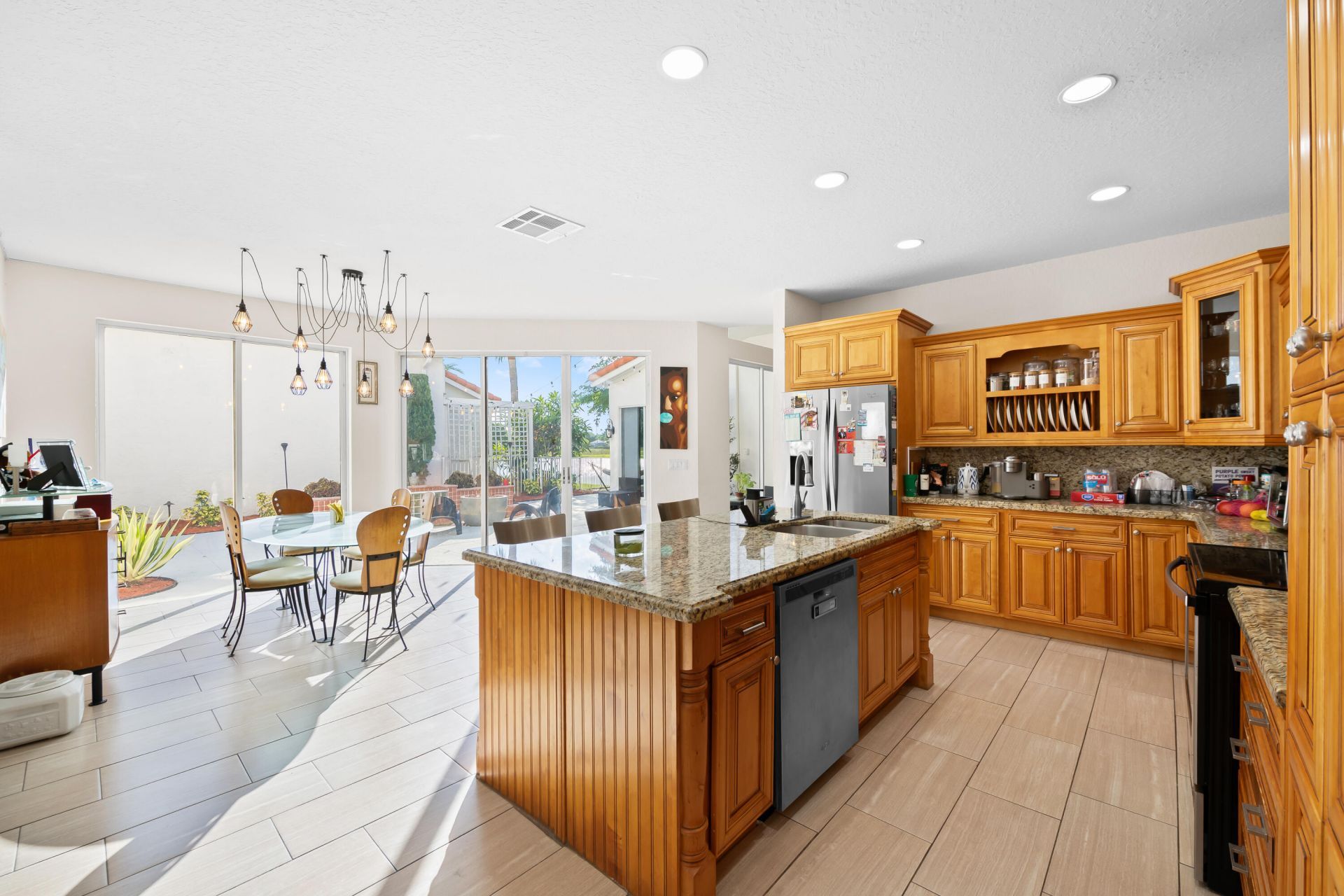 980 Bel Aire Drive West, Pembroke Pines, FL 33027 Photo