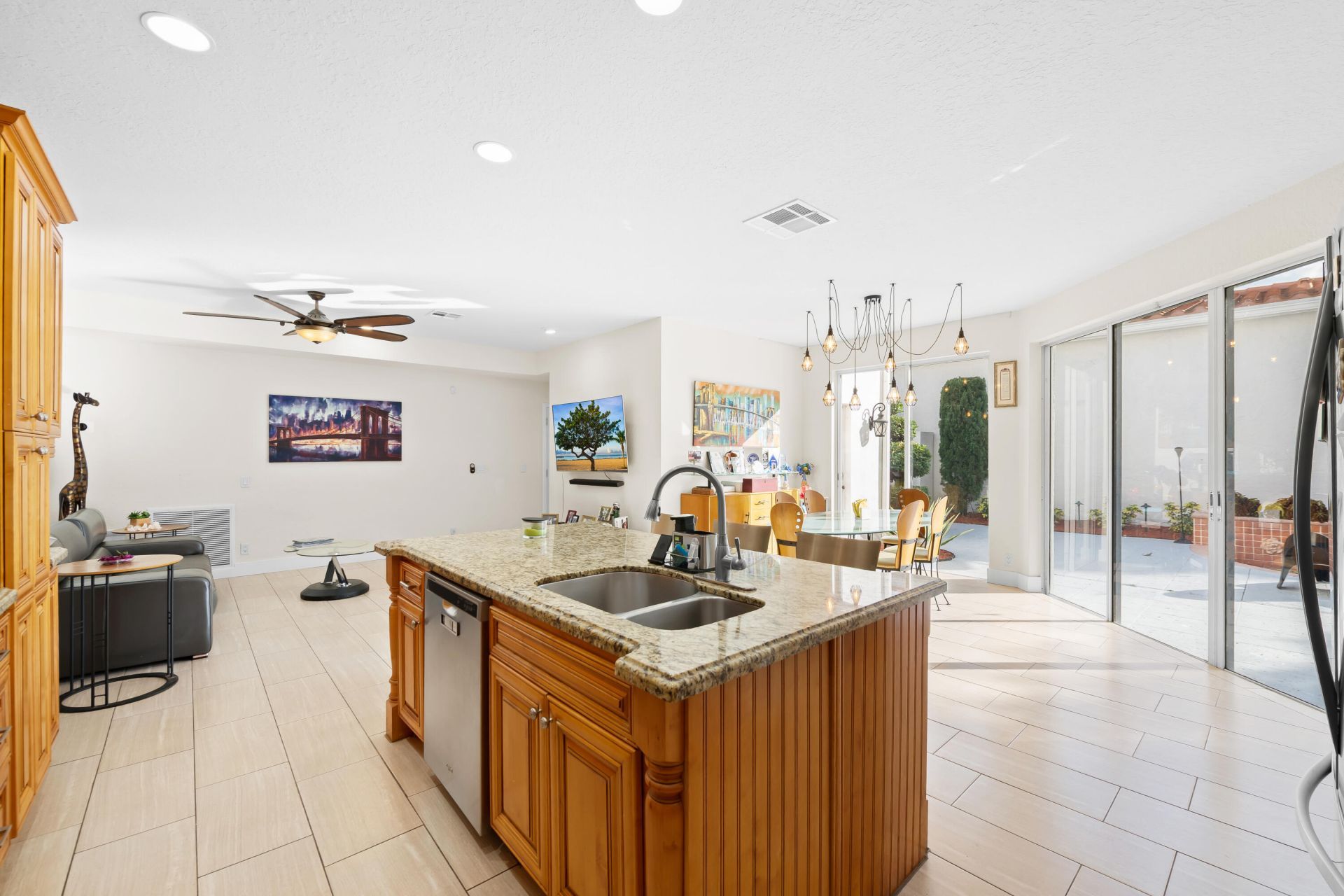980 Bel Aire Drive West, Pembroke Pines, FL 33027 Photo