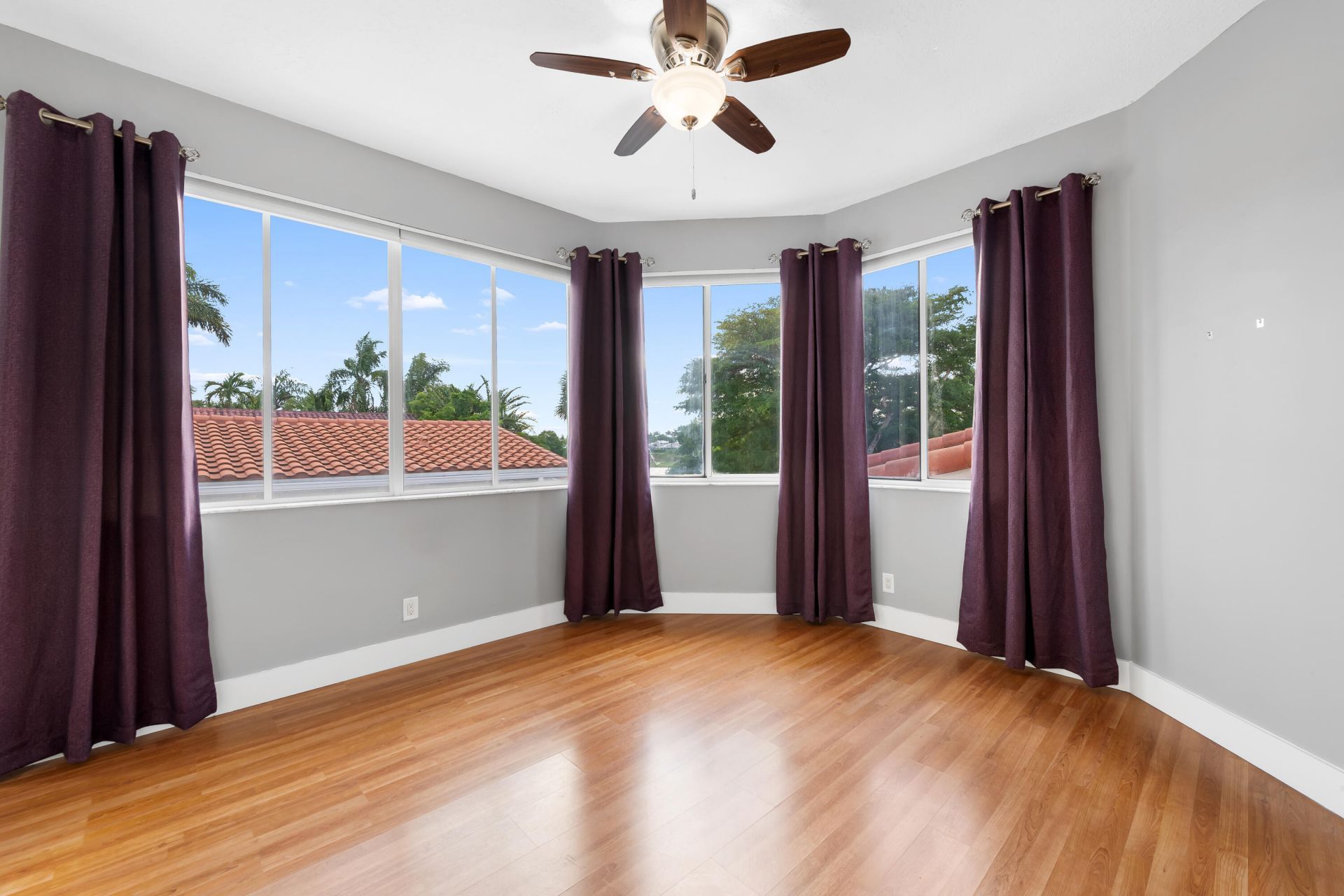 980 Bel Aire Drive West, Pembroke Pines, FL 33027 Photo