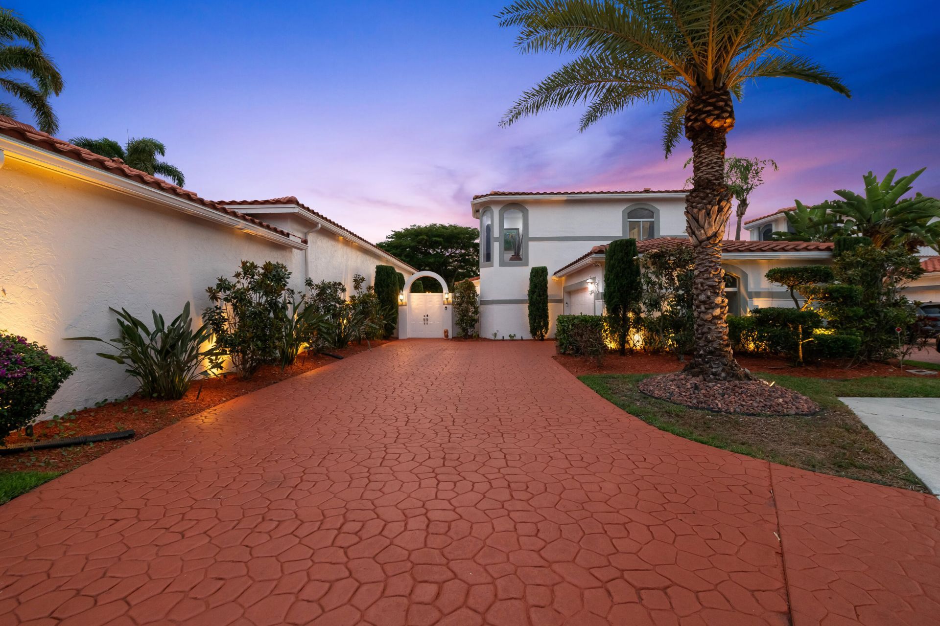 980 Bel Aire Drive West, Pembroke Pines, FL 33027 Photo